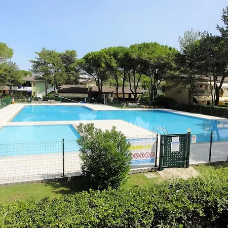 Appartamento Comfy Flat With Pool-beahost Bibione